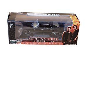 Greenlight collectibles Hollywood 1967 Chevrolet Impala Sport Sedan  1:64 scale